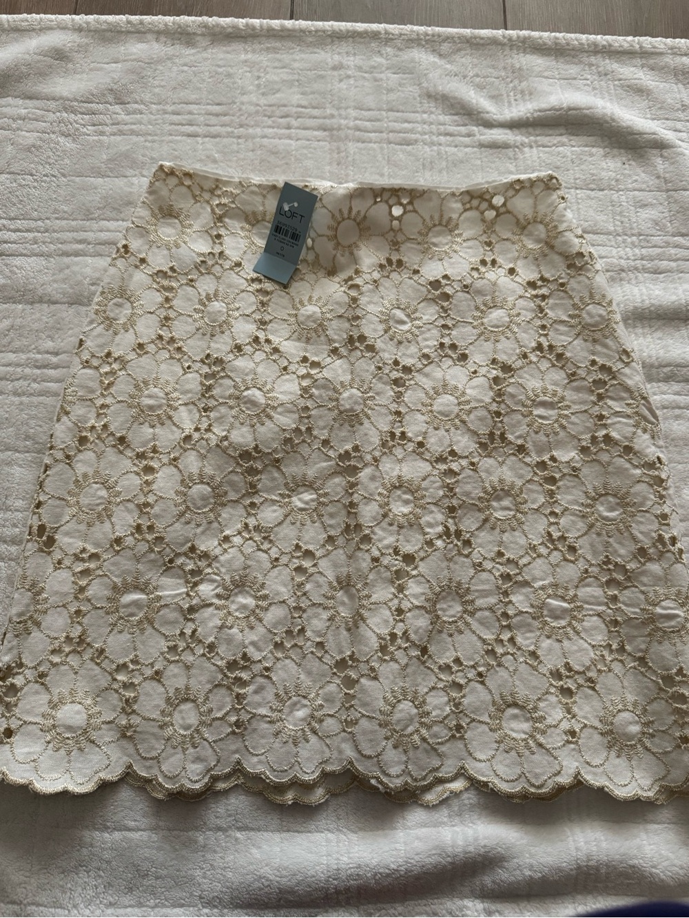 LOFT Cream Floral Lace Mini Skirt with Scalloped Hem